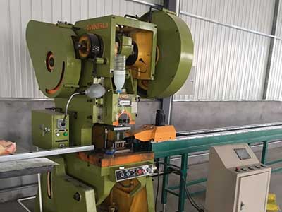 體育場圍網(wǎng)廠家車間